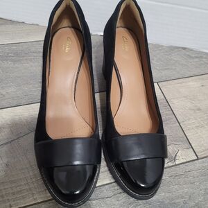 Clarks Artisan Women's Black Suede Patent Leather Block Heel Loafers Sz 9.5M EUC